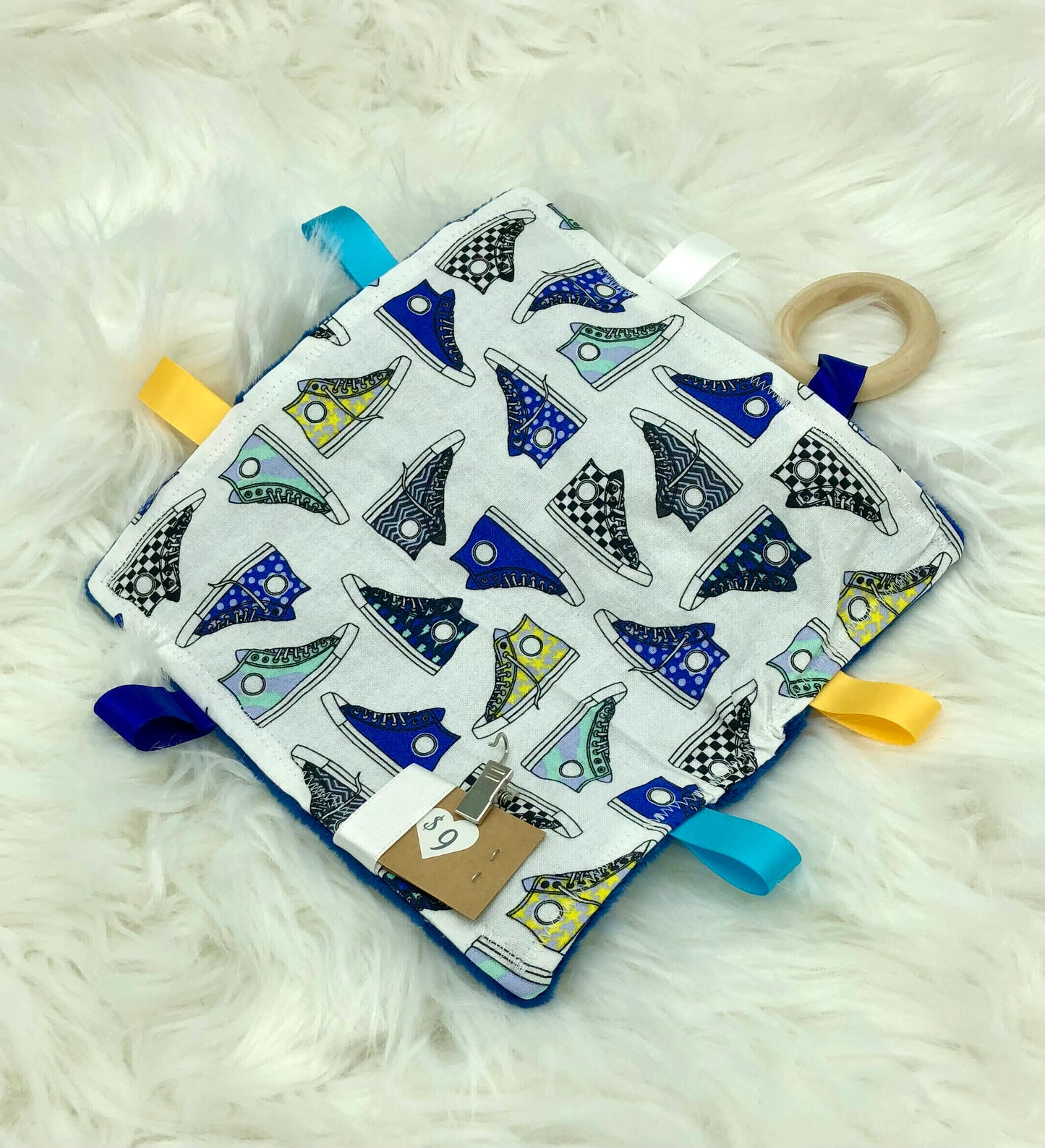 High-tops - Crinkle Tag Sensory