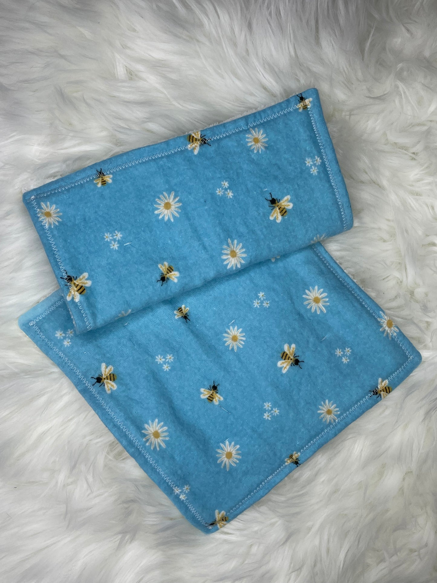 Bees and Daisies - Washcloth