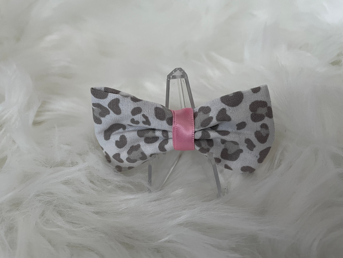 Light Cheetah Print  - Bow
