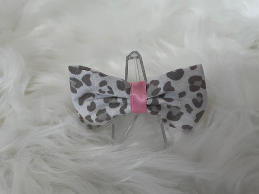 Light Cheetah Print  - Bow