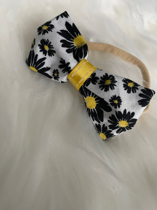 Black Daisy - Bow