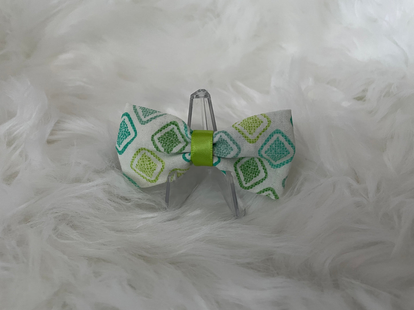 Green Diamonds - Bow