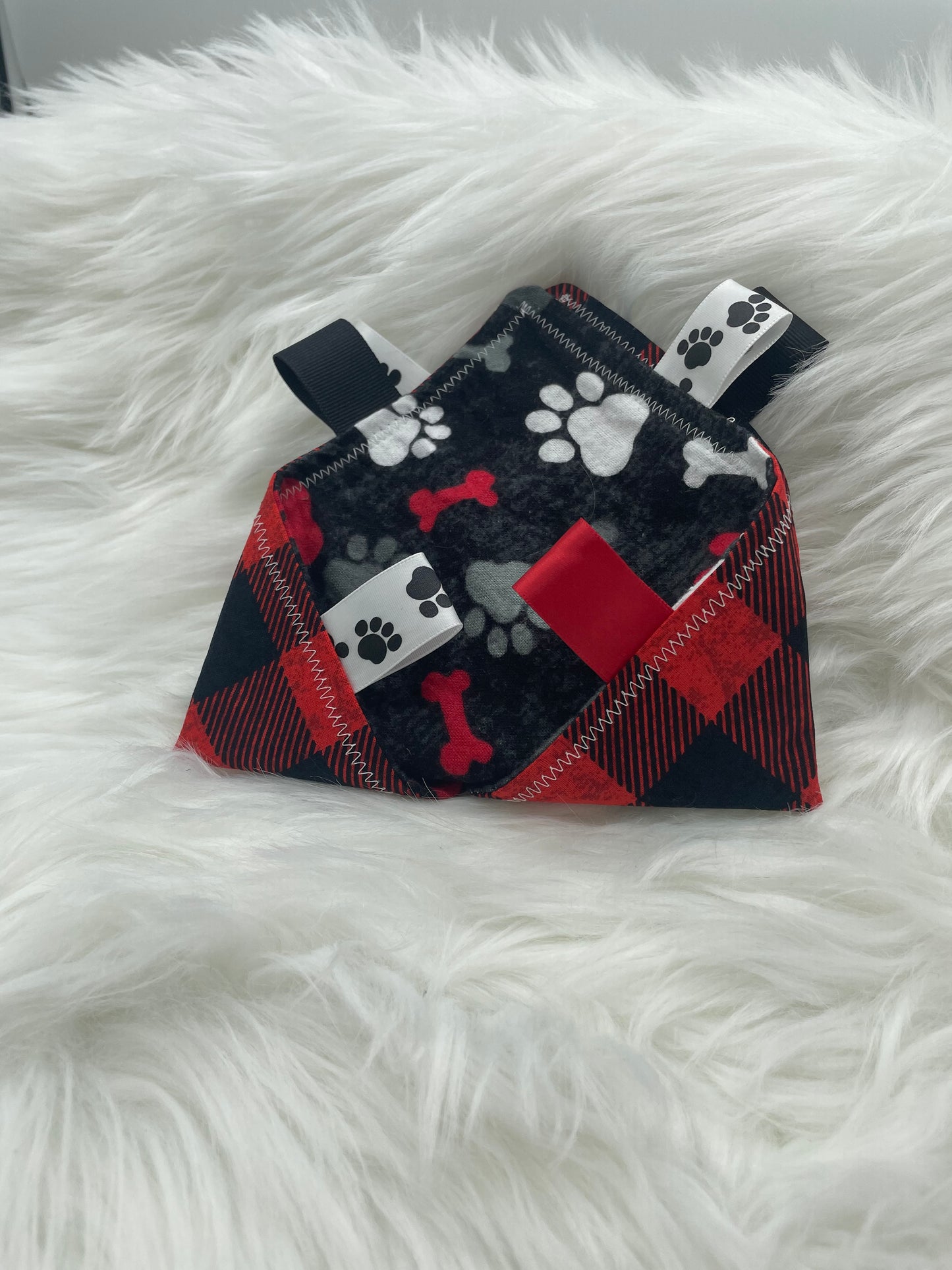 Red, White and Grey Paw Prints - Crinkle Tag Sensory